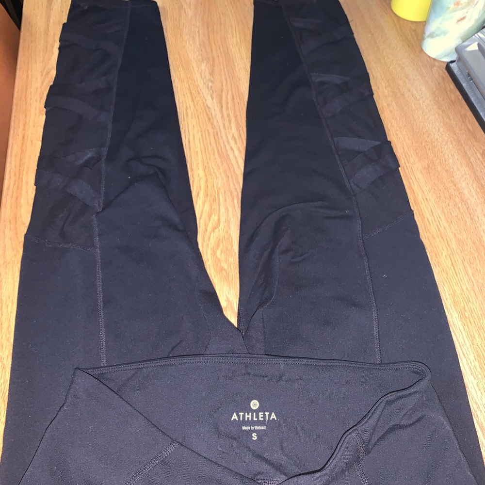 Athleta Black Cropped Leggings